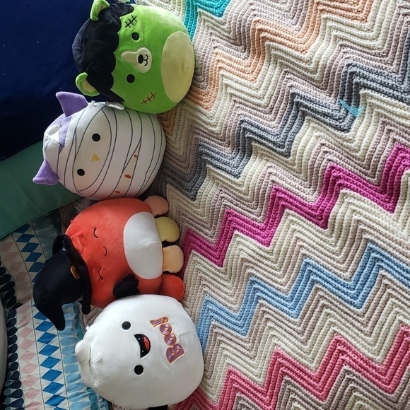 SQUISHMALLOWS Halloween 2021 4 pack - Picture 2 of 7